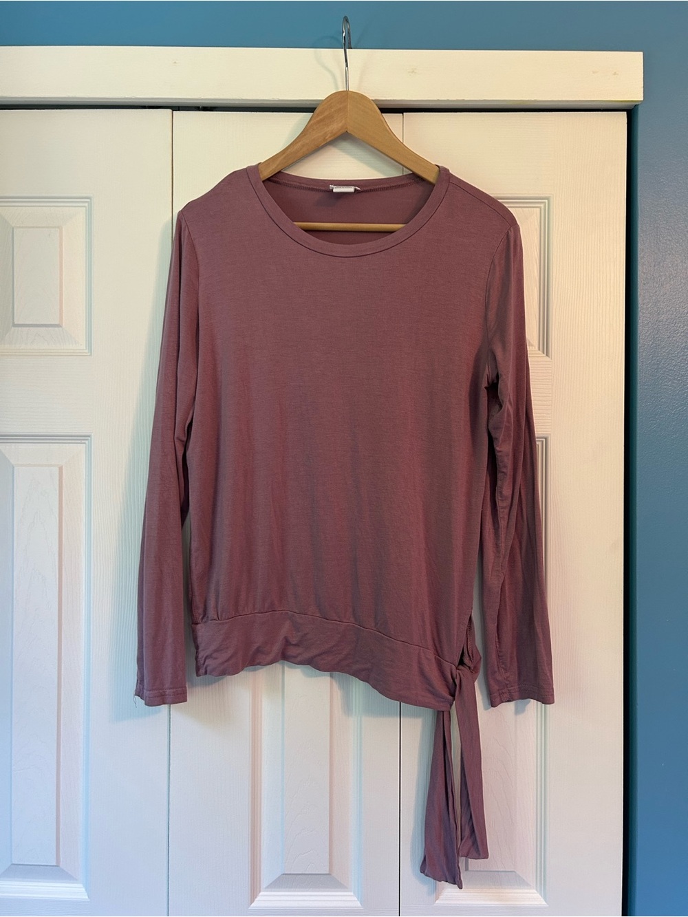 Women's Long-Sleeve Tie-Hem Top - Dusty Mauve